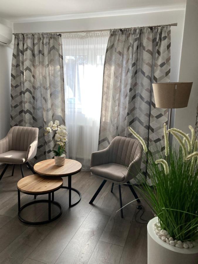 Livi Apartment 1 Сату-Маре Экстерьер фото